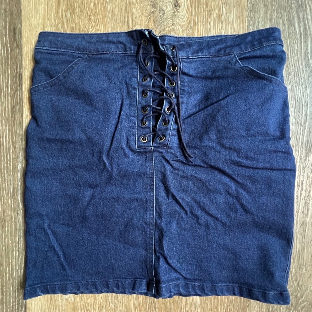 Forever 21 Mini Skirt Women Large Blue Lace Up Front Dark Wash Denim‎ 2780